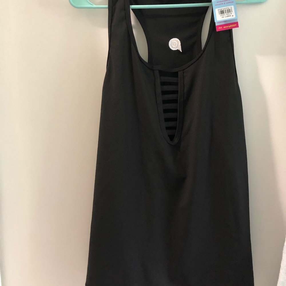 BNWT-Popfit Razorback Tank 3x